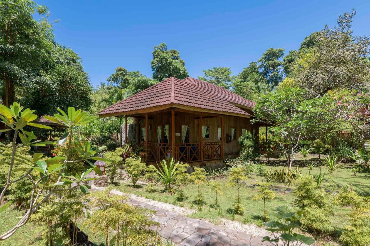 Siladen Resort & Spa Bunaken Ngoại thất bức ảnh