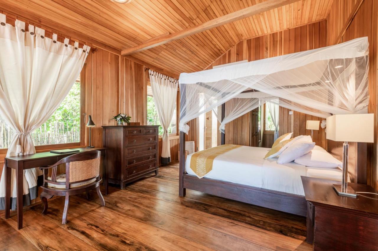 Siladen Resort & Spa Bunaken Ngoại thất bức ảnh