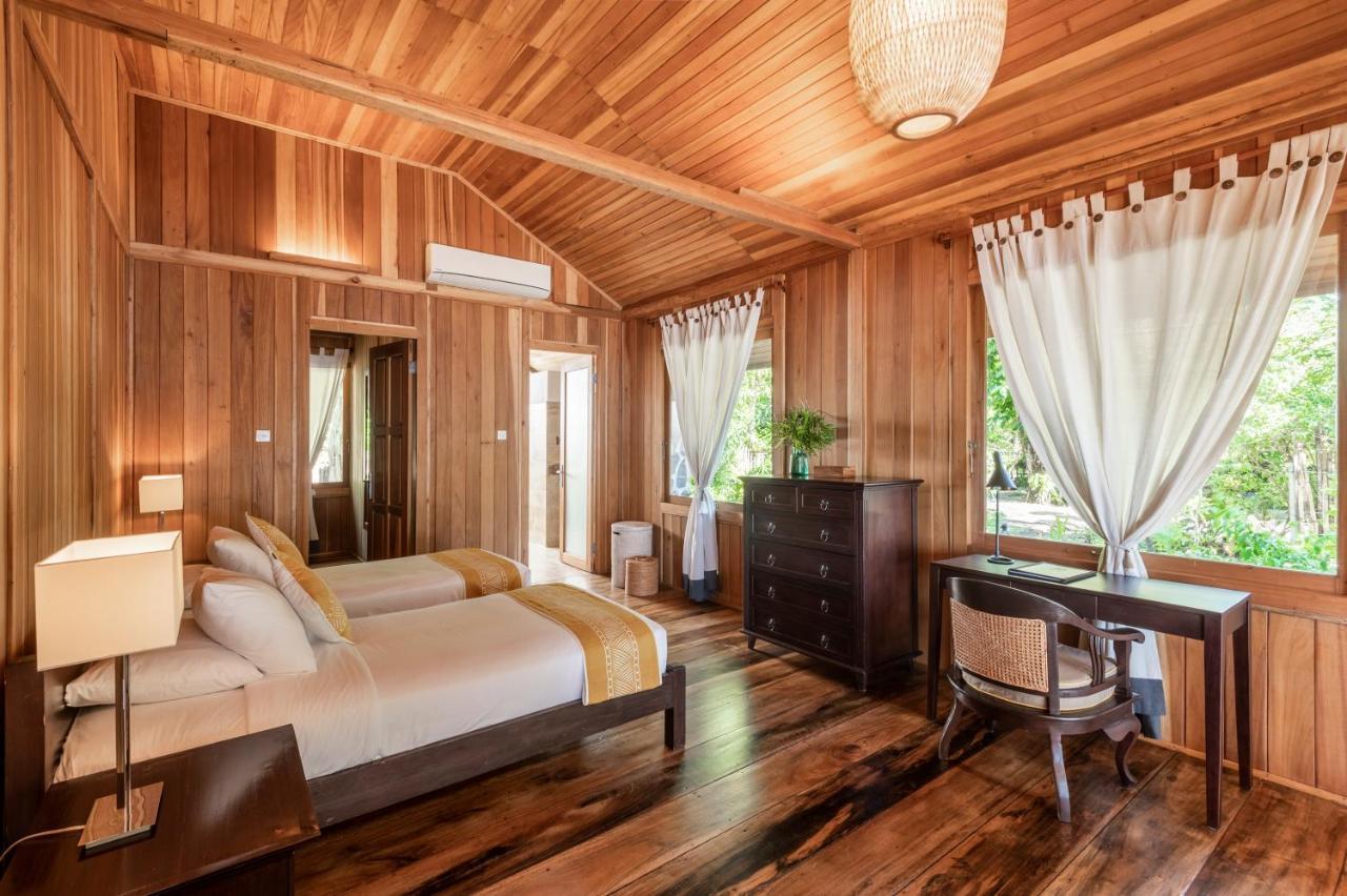 Siladen Resort & Spa Bunaken Ngoại thất bức ảnh