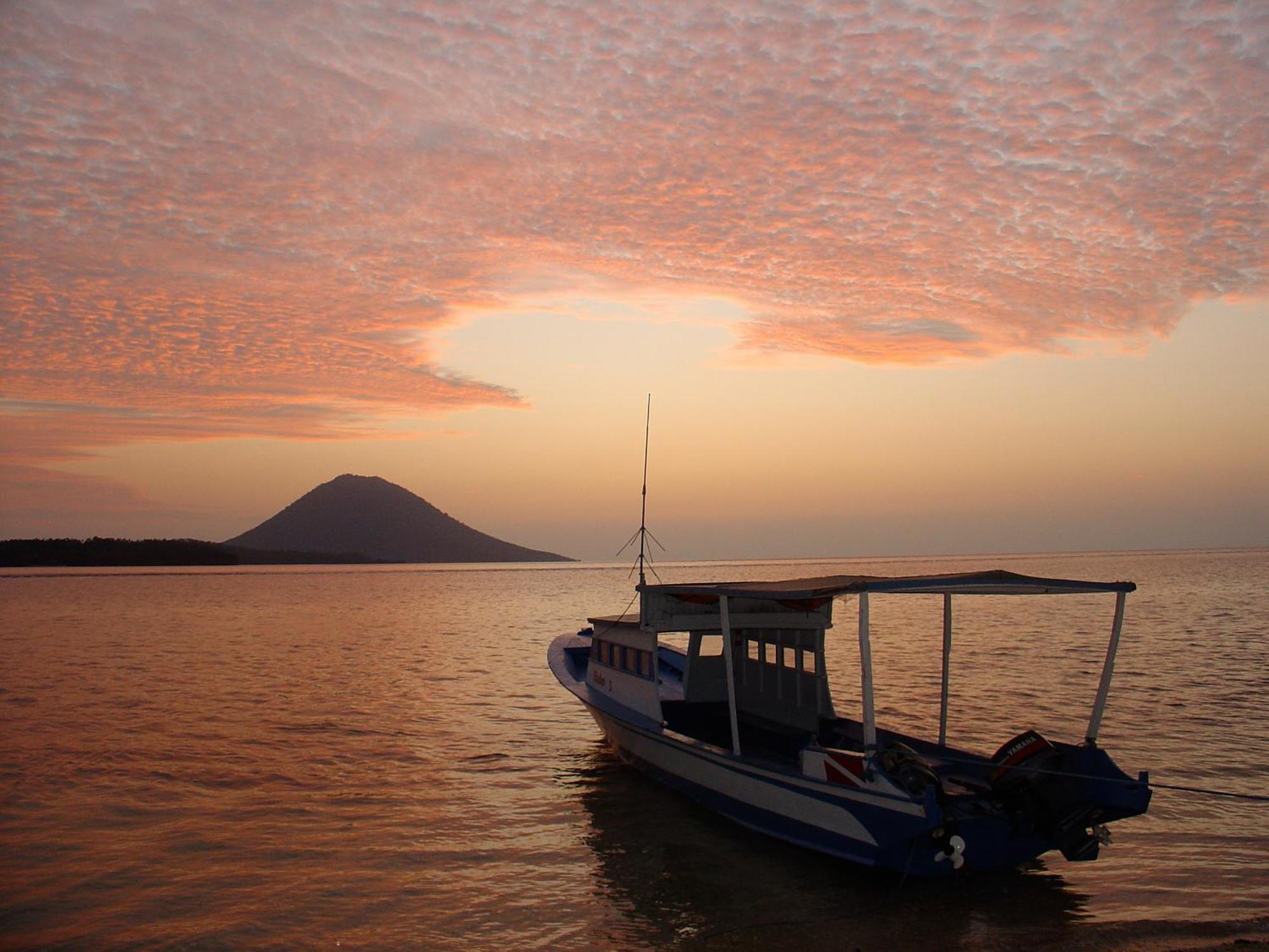 Siladen Resort & Spa Bunaken Ngoại thất bức ảnh