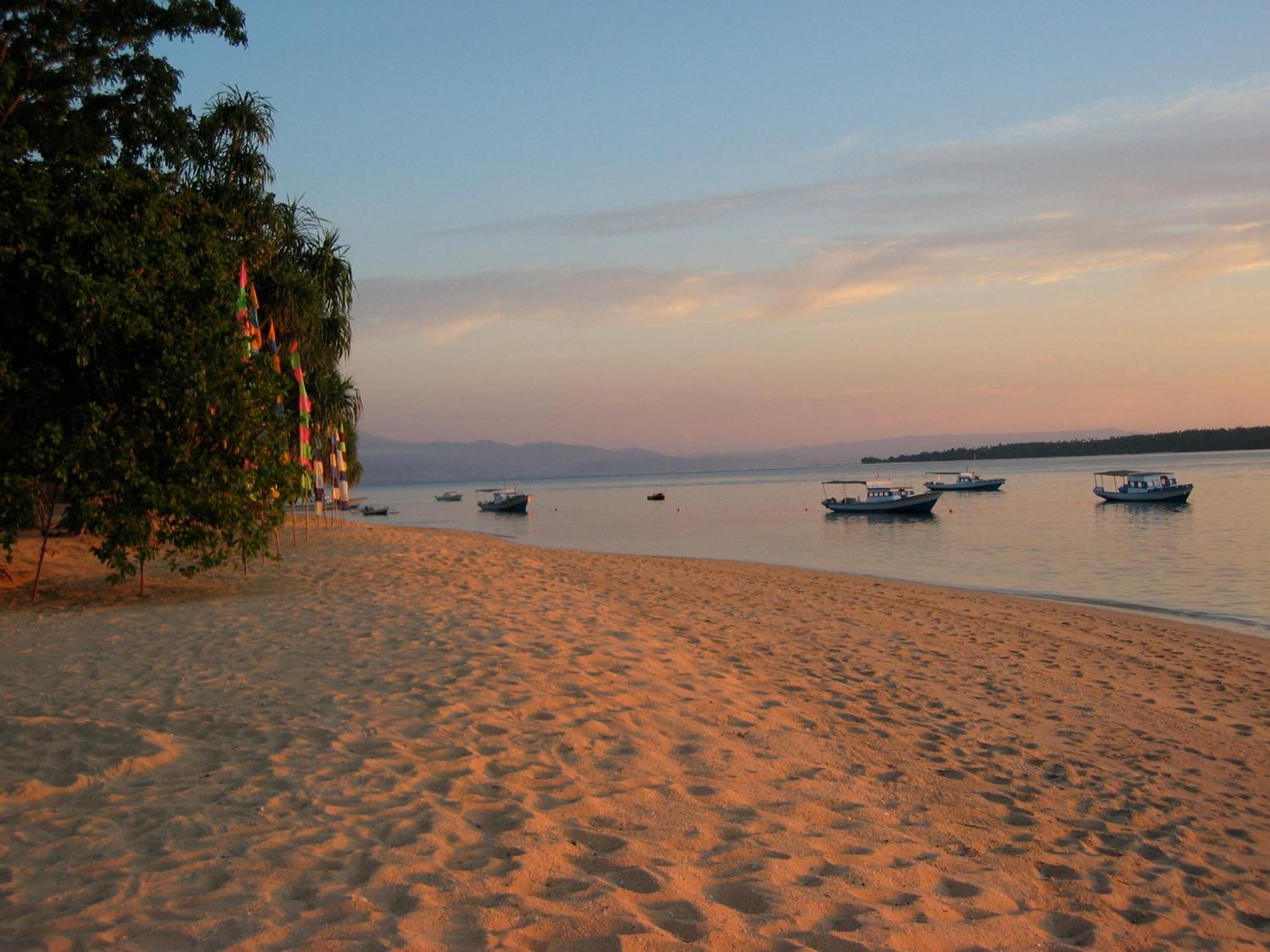 Siladen Resort & Spa Bunaken Ngoại thất bức ảnh