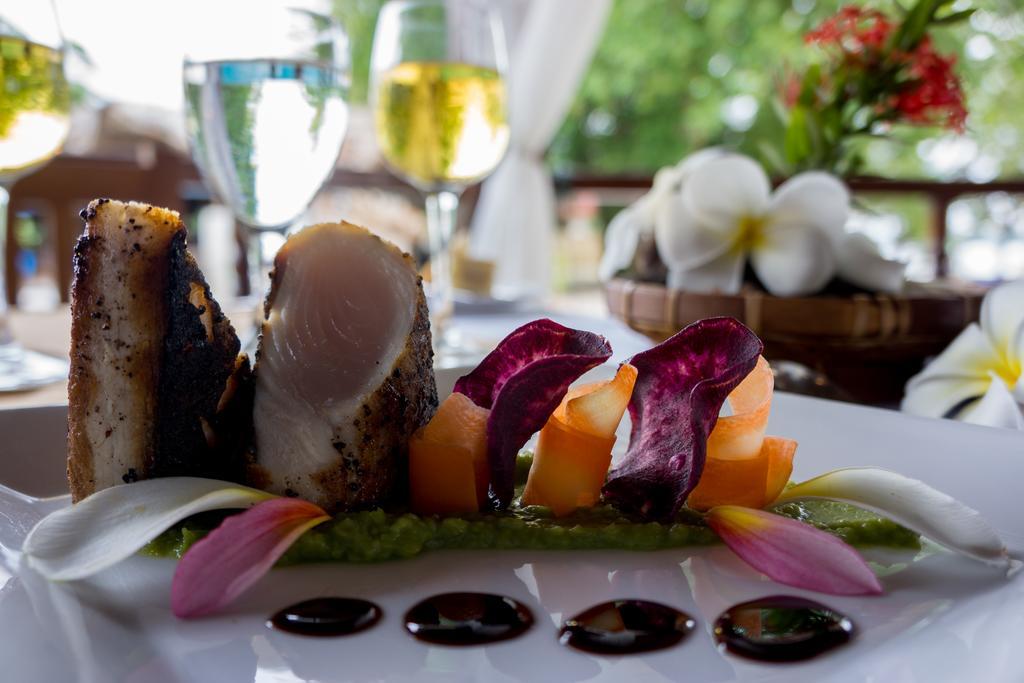 Siladen Resort & Spa Bunaken Ngoại thất bức ảnh